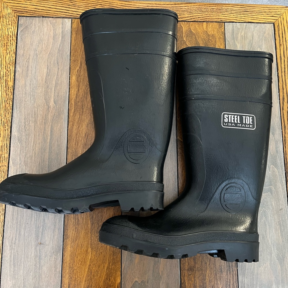 Genuine Steel Toe SIZE 9 MENS Black WATERPROOF Rubber Boots
